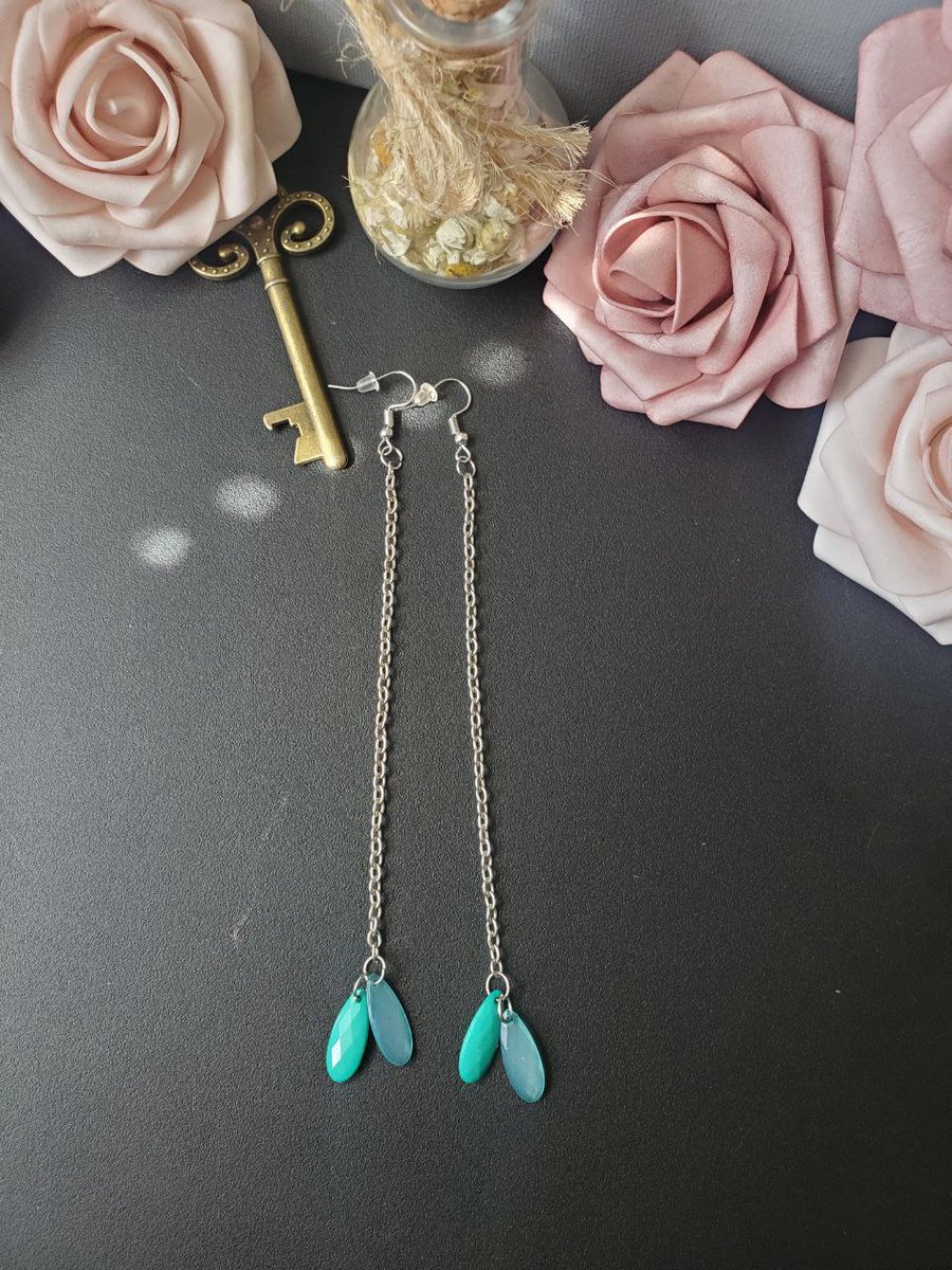 Simple, classy, elegant <3

Stephofalltrades.etsy.com
#handmade #summerearrings #bohemianstyle #bohojewelry #earringsoftheday #bohostyle #jewelry #shopsmall #diyearrings #dangleearrings #bohoearrings #handmadebyme