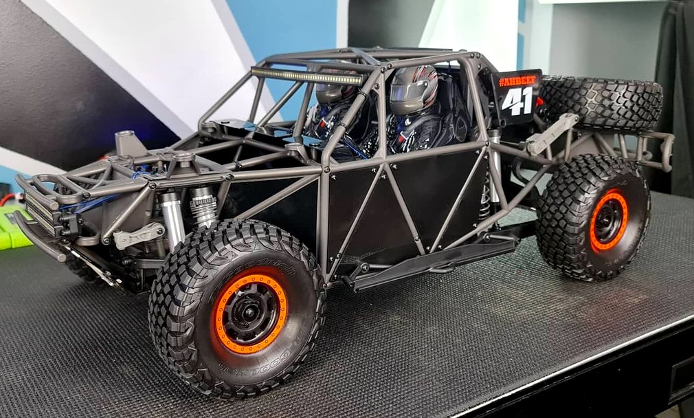 Body ON or OFF… 😍
Every detail on the #Traxxas UDR — from the rugged tube cage to chassis side plates & detailed interior — creates true #TraxxasProScale realism. ✨

traxxas.com/products/landi…

[[Model # 85086-4]] #UDR
#FastestNameInRadioControl
#TraxxasFanPhoto 📸: fixekore.rc