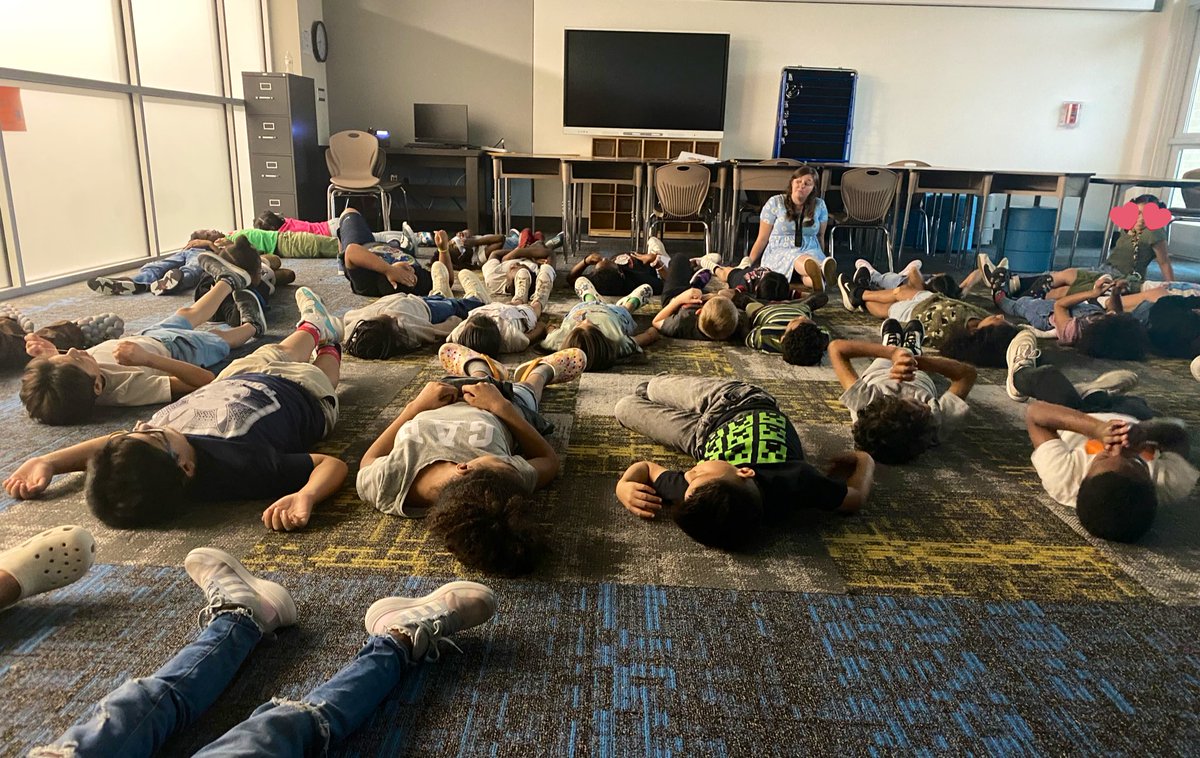 Starting off May with our health unit. We did yoga with <a href="/MsHickey_/">Ms. Hickey</a> today! 🧘🏻‍♀️🧘🏾‍♂️🧘 <a href="/OLE_Leopards/">Leonard Elementary</a>
