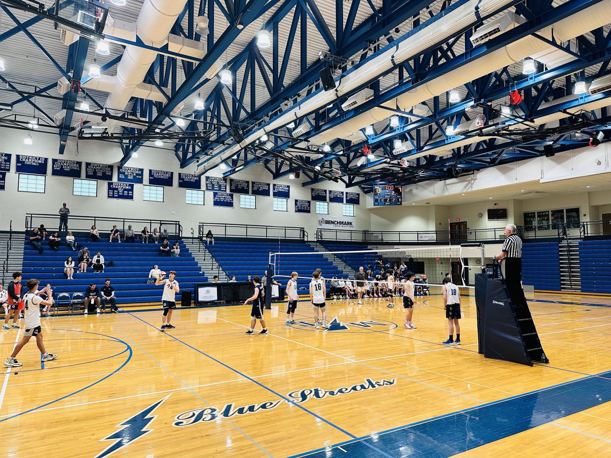 I’m usually here for hoops. Tonight it’s volleyball. Key Section 1 match: Cedar Crest at Manheim Township. Thanks for the air conditioning by the way. JV on the court now #LLsports ⁦@MTSD_ATHLETICS⁩ ⁦@CCHSFalcons⁩