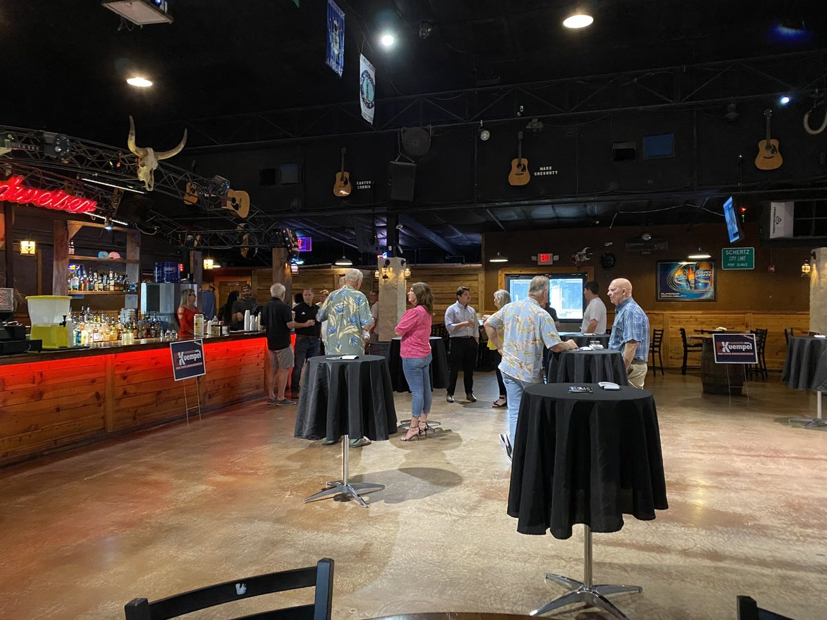 When @JoeBiden has more attendees at his rally than you, you need a new strategy. This is Kuempel’s “rally”. These pictures are an hour into the rally. #txlege