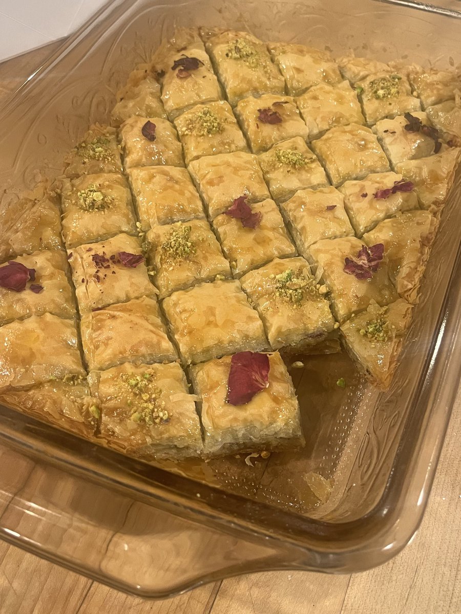 baklava w rose & saffron infused honey 🏹