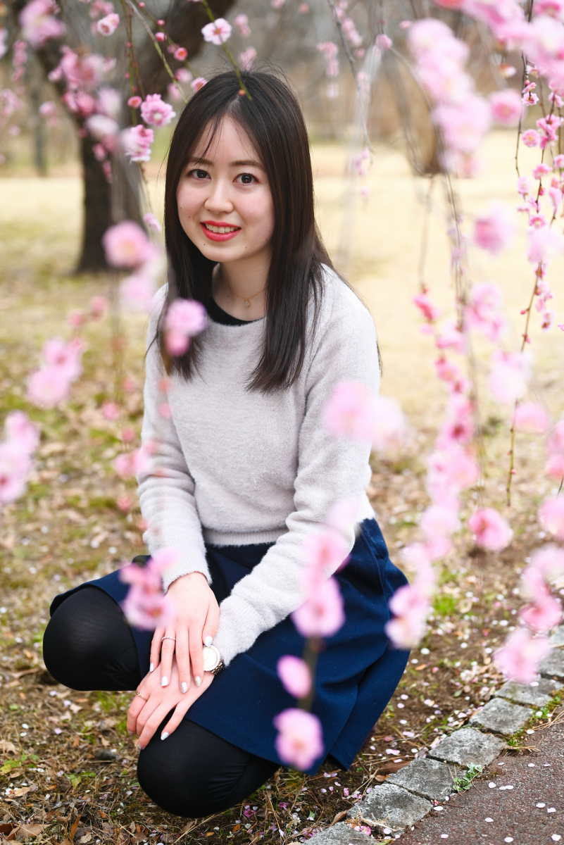 おはようございます。秋城えりかさんの画像を載せておきます。２月１７日スタッフでお披露目でした。 枝垂れ梅が綺麗に咲いていました。 今年は花が咲く時期と上手く合わせることができています。 #秋城えりか　@erika_akishiro #ビューイット撮影会　　#ポートレート