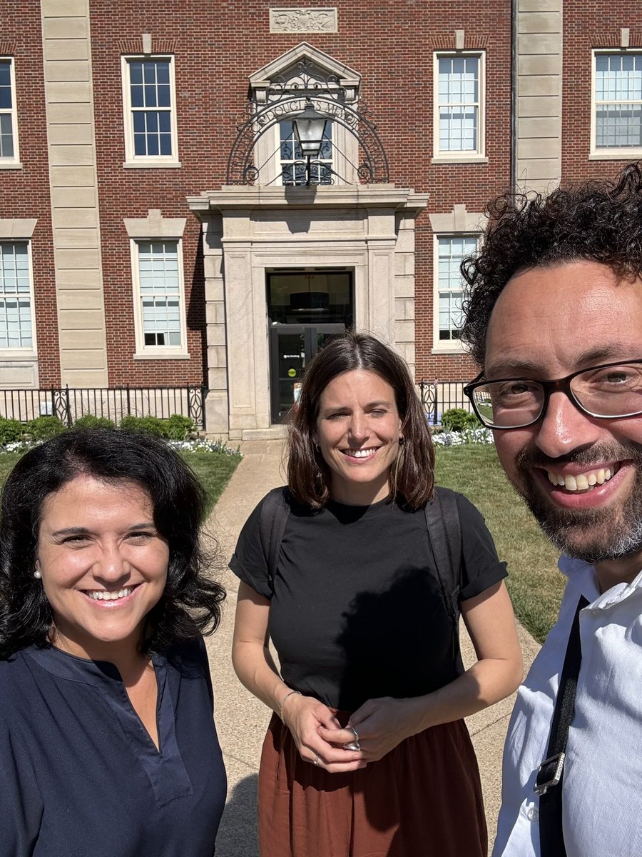 Hanging out with historians @FatahBlack and Viola Muller at @HowardU iconic Frederick Douglass Hall this afternoon. Thank you Karwan for the great talk and all who attended it !
