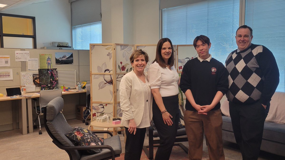 Thanks to Robert Gottschalk, CEO of @theCNF who visited #UCalgary Nursing for a tour of our NP Mental Health and Wellness Clinic at @ucalgary today! Our clinic offers various services, treatments and spaces for our nursing students, faculty and staff.