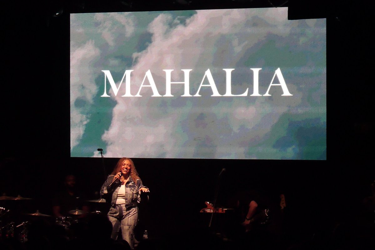 Mahalia live @ The Lion Arts Factory with Becca Hatch in support.

- 02.05.2024.

#Mahalia #BeccaHatch #InRealLifeTour #LionArtsFactory #Adelaide #SouthAustralia #BeyondtheEncore #LiveMusic

@mahalia
