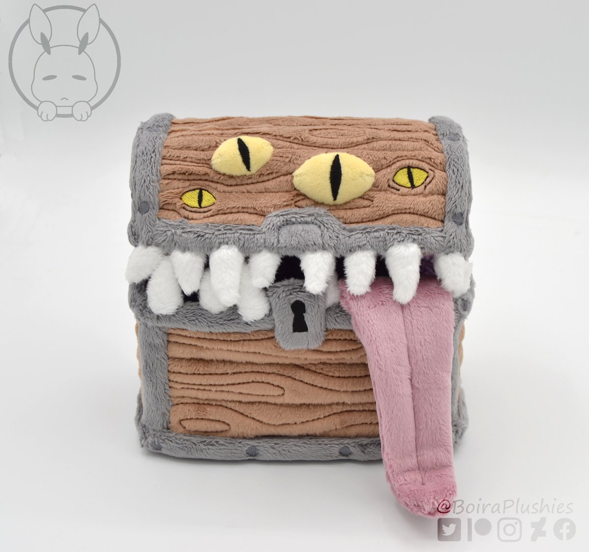 Are you sure this chest plush won't bite? 👁️🦷 Mimic plush patterns for patrons!