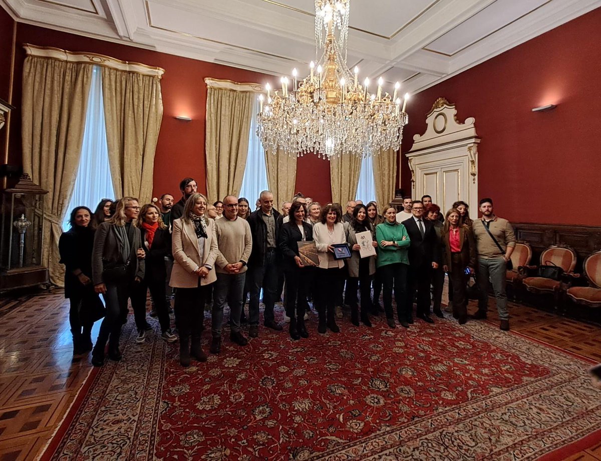 🚨 O noso concelleiro, @jrdelafuente, asistiu hoxe á recepción aos participantes do I Congreso Galego de Psicoloxia de Emerxencias, organizado polo Colexio Oficial de Pscicoloxía de Galicia. #MáisSantiago