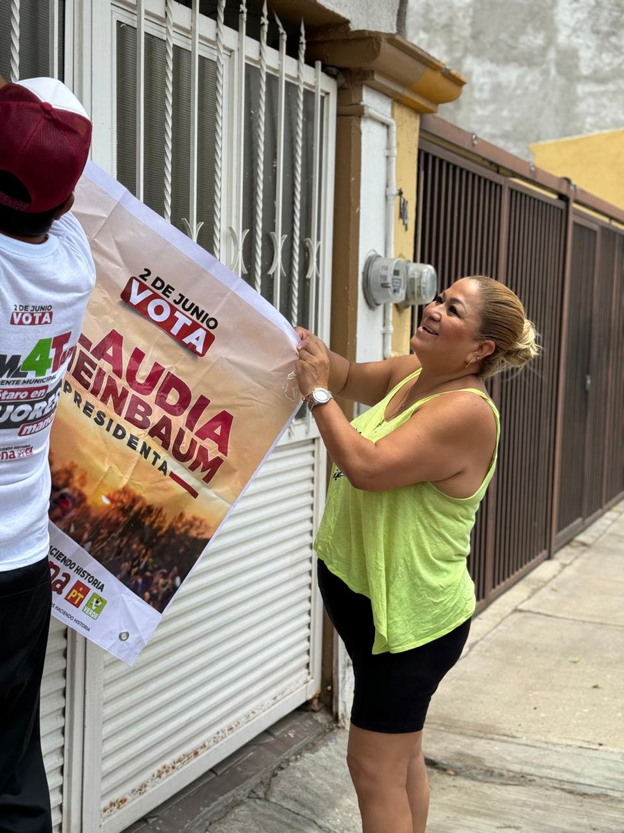 En la Col. Villas del Campestre en el Municipio de #Corregidora seguimos tocando puertas y ganando corazones. Gracias por su hospitalidad. Juntos, Seguiremos Haciendo Historia.♥️ #Querétaro #QuerétaroConAMOR
