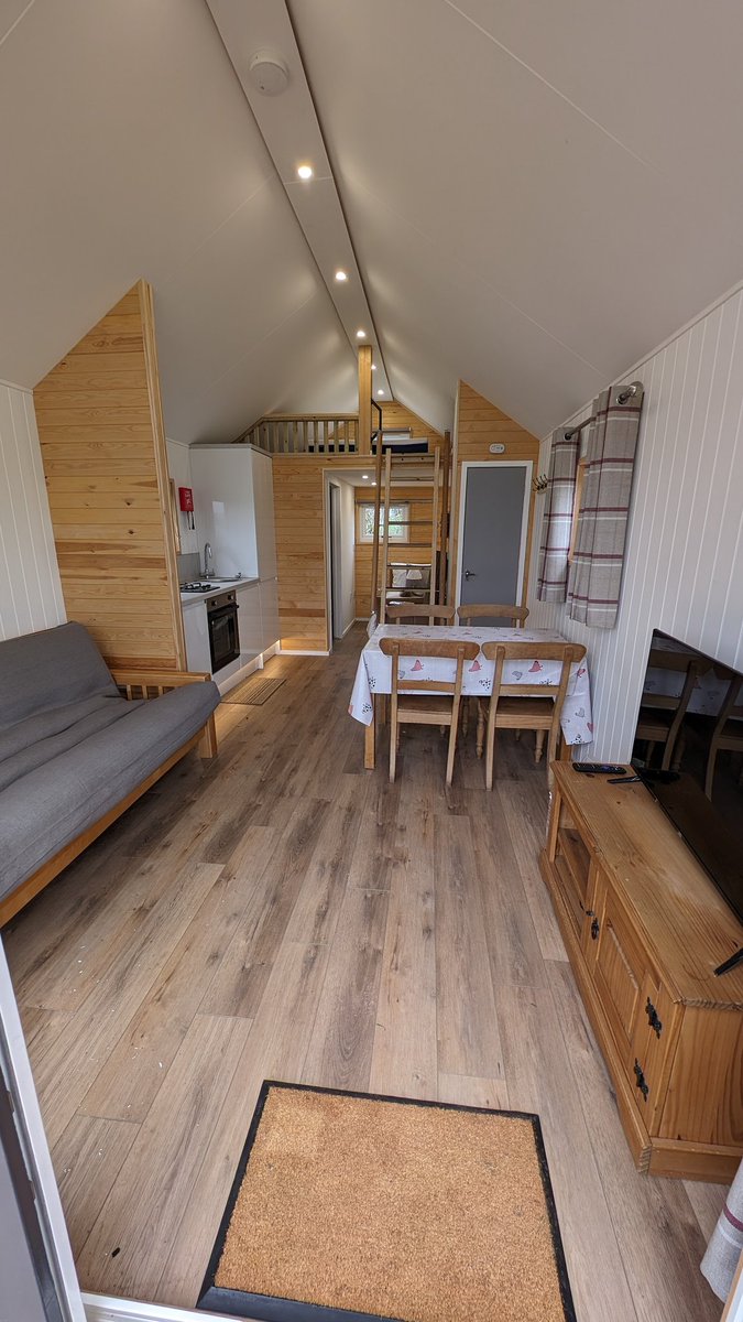 Ally Hunter Blair tweet media