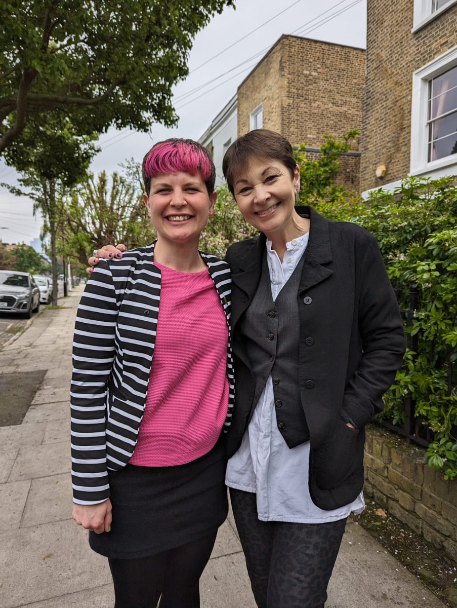 It's not over yet...🗳 You have 2 and half hours left to vote! #3VotesGreen It's been an amazing campaign - thanks to @CarolineLucas for coming today & for all the Green teams across #London