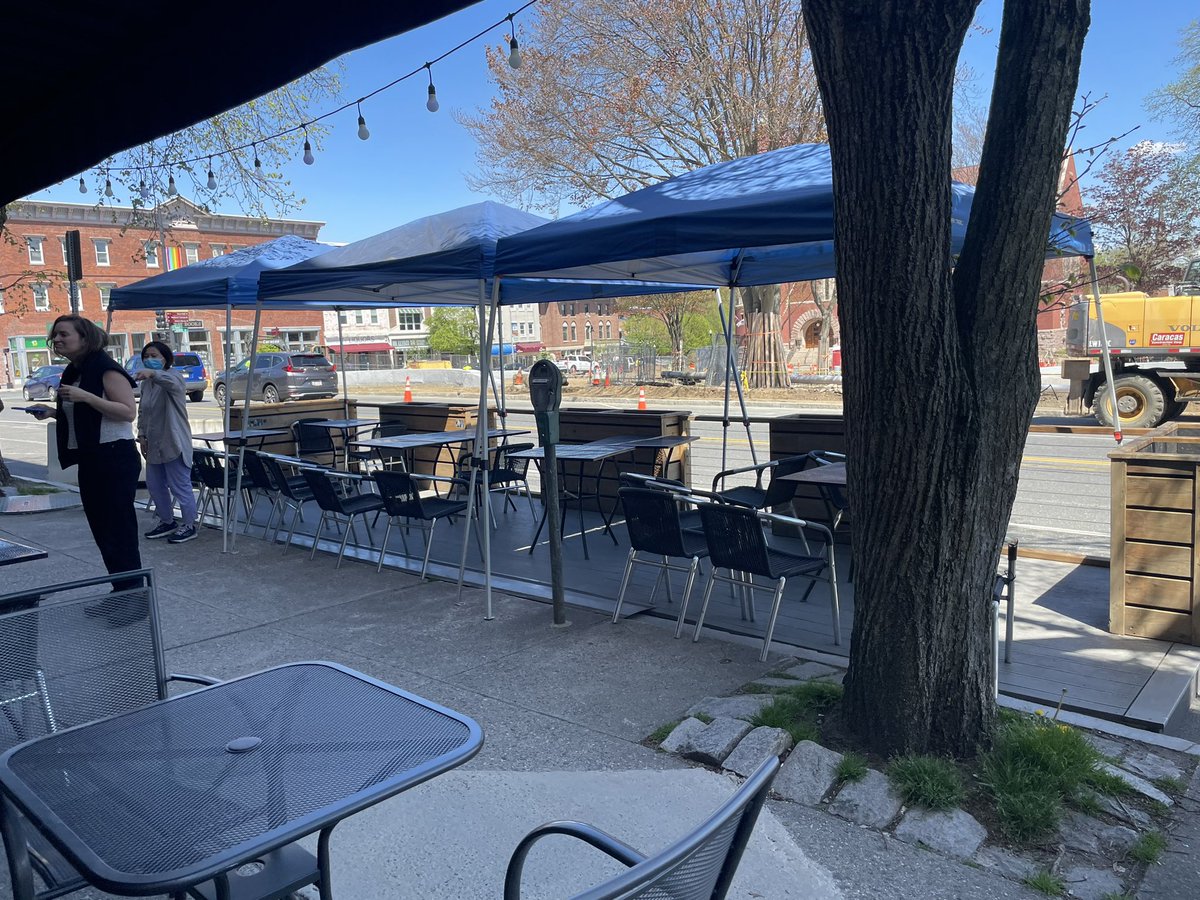 The parklets are back in downtown Amherst! Great for outdoor dining and drinks. 🍹🍔🌮🥗🍻