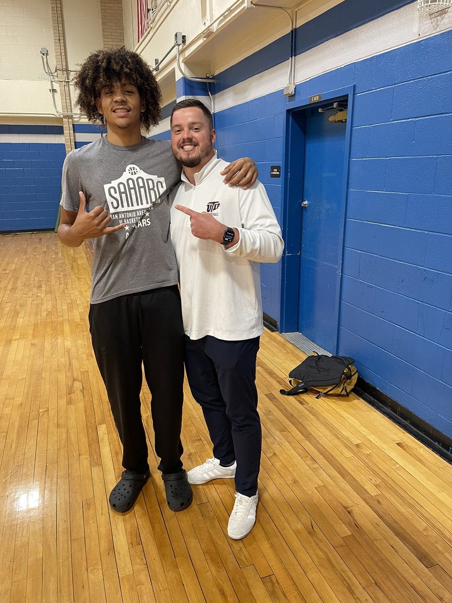 Huge shoutout to @JayMustangFB & @garygutierrez68 for an awesome visit today! Got to see my guy @Elijahb_32 future UTEP Miner⛏️🟠🔵Thank you guys for the hospitality! #WinTheWest #PicksUp ⛏️🟠⛏️