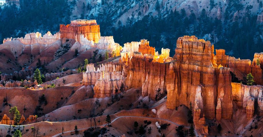 Bryce Canyon is an incredible geological wonder located in Utah. This National Park contains the largest concentration of 'Hoodoos' found anywhere on Earth! Explore the beauty of the Southwest including Arches, Zion and the Grand Canyon’s North Rim: Have you ever visited?