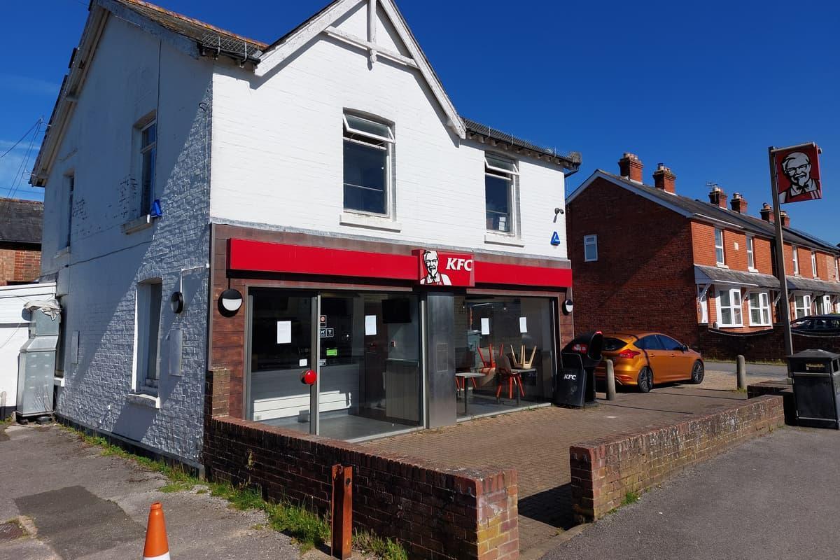 KFC Cowplain permanently closed having been open in the area for decades portsmouth.co.uk/lifestyle/food…