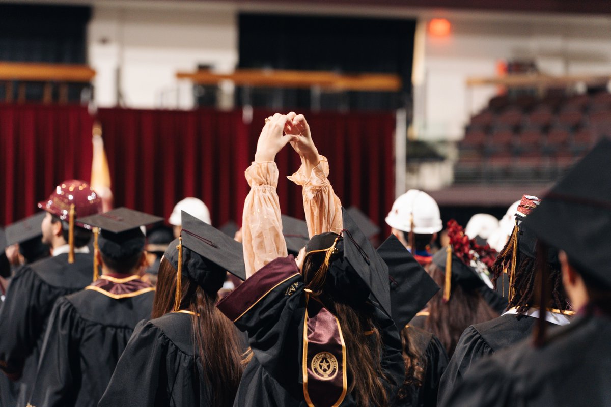 #TXST24 - there is still time to download your guests tickets for our May 9-11 commencement ceremonies! Guests must have a ticket to enter UEC. Must have marked 'yes' to attending a ceremony on your Graduation Application. Download here: txstatepresents.universitytickets.com/w/event.aspx?i…