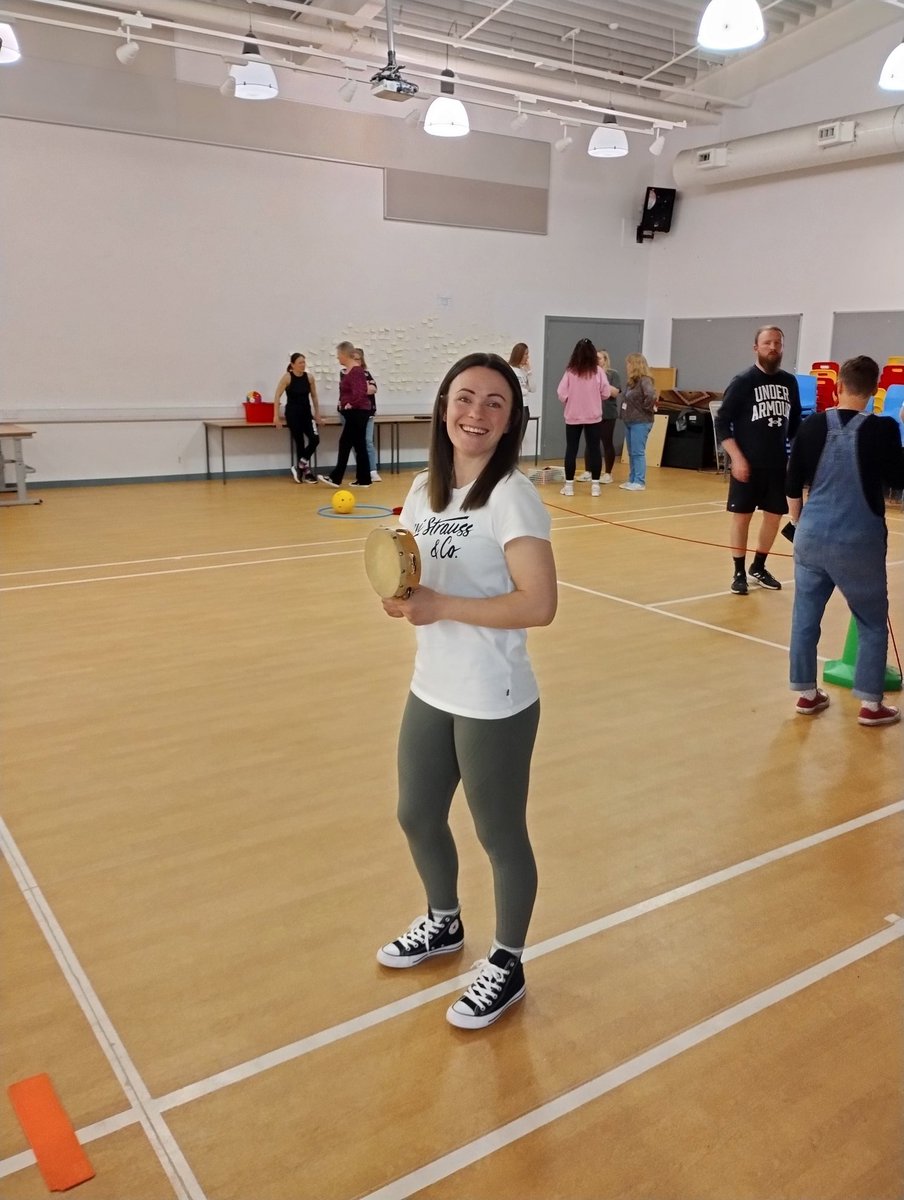 AISDundeeCity's tweet image. Fantastic turnout at @SDS_sport More Than a Bell Ball training today. Thanks to trainers Louise &amp;amp; Joshua for leading the #DundeeLearning today. Thanks also to Kingspark School for letting us use their gym hall. Lots of practical ideas, discussion &amp;amp; networking