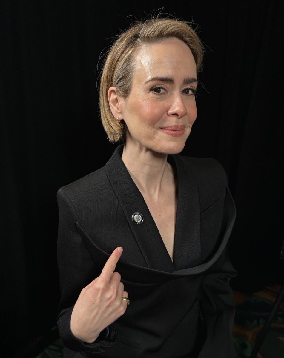 That’s Tony nominee Sarah Paulson!