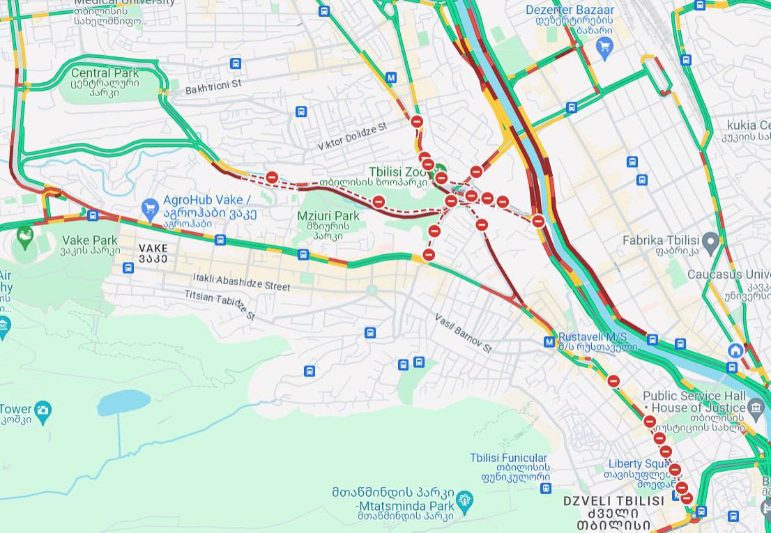 This is how Tbilisi traffic looks right now with blockages. #Georgia #NoToRussianLaw #TbilisiProtests Source: Telegram
