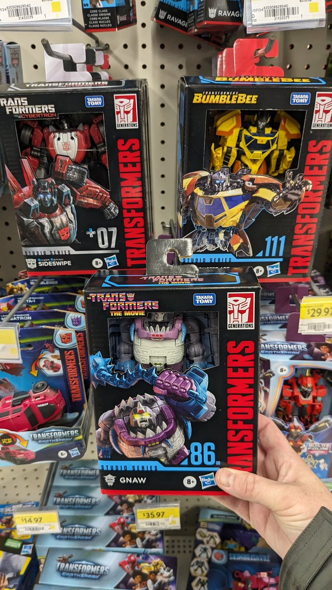 Happy to see that my local #Walmart actually had some new #Transformers. Sadly still no Frenzy. 

#walmartcanada #transformersstudioseries #actionfigures #toys