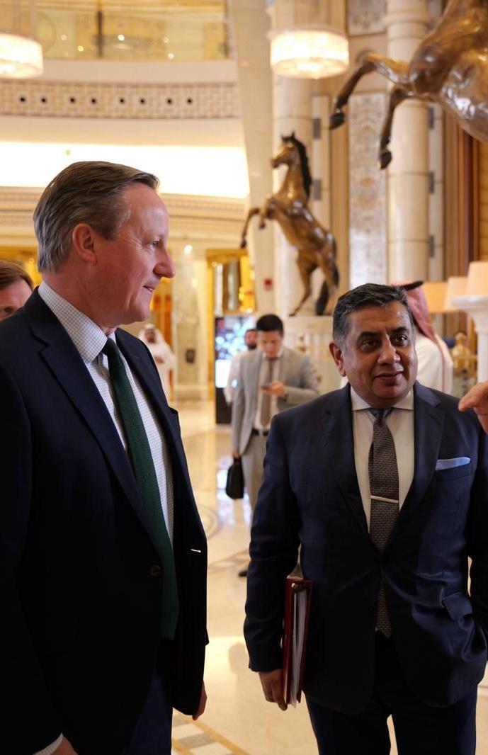 Important visit to Riyadh with @David_Cameron for @WEF Key meetings with Leaders and Foreign Ministers focused on Gaza, seeking unhindered humanitarian access and the release of hostages. UK 🇬🇧 focused on a credible and irreversible pathway to a Two-State Solution.
