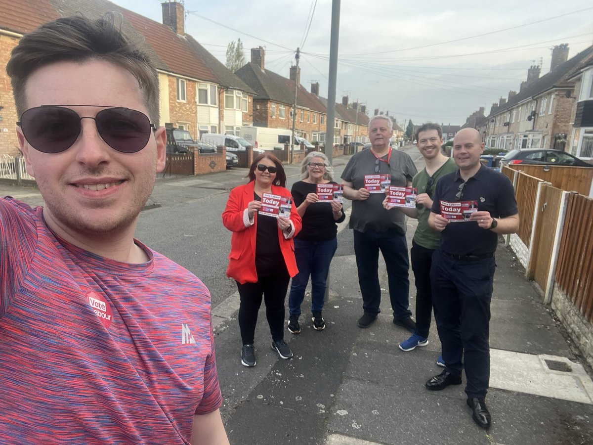 Just over 2 hours for you left to vote 🗳️ I'm out on the campaign trail this evening with @MetroMayorSteve Remember your voter ID #VoteLabour @UKLabour @LabourNorthWest