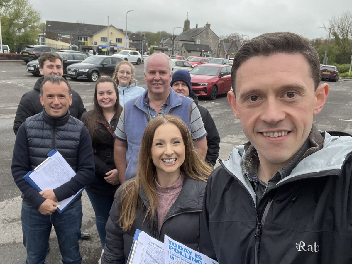 Thanks @calumtjd, @AlunCairns, @AndrewRTDavies for joining us in Cowbridge this evening 💪

To deliver for more police and safer streets, and send a message on blanket 20mph, lend me your vote today. 

Polls close at 10pm! 🗳️