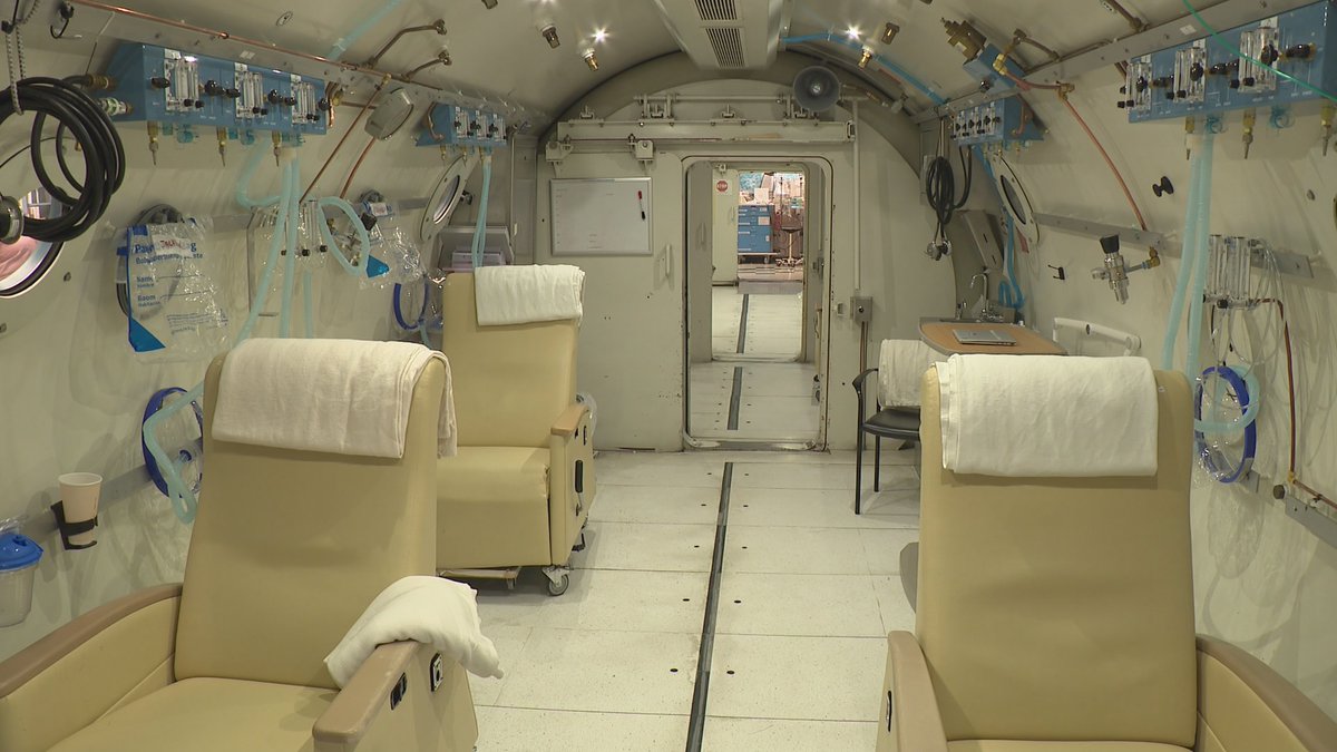 Got an up close, #exclusive look at @shocktrauma's hyperbaric chamber. It's not only the biggest in the state, it's also the only one that operates 24/7 for emergencies. It's been at the ready to help #KeyBridgeCollapse crews. Story at 5 @wjz