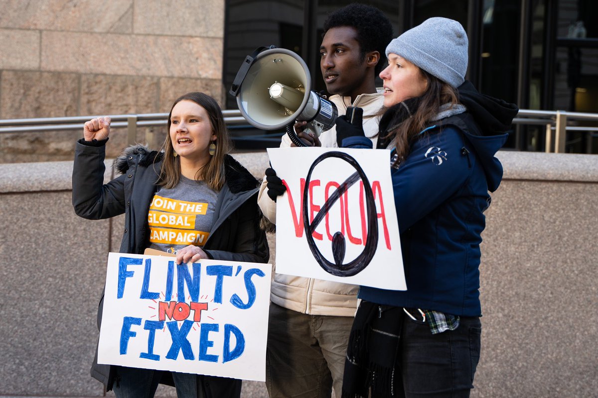 10yrs ago, the water crisis in Flint started! Today- folks in Flint STILL don’t have reliable access to safe & clean water AND no accountability for the devastating impacts. I joined @StopCorpAbuse in solidarity & direct action, calling out Veolia for their role in this crisis.