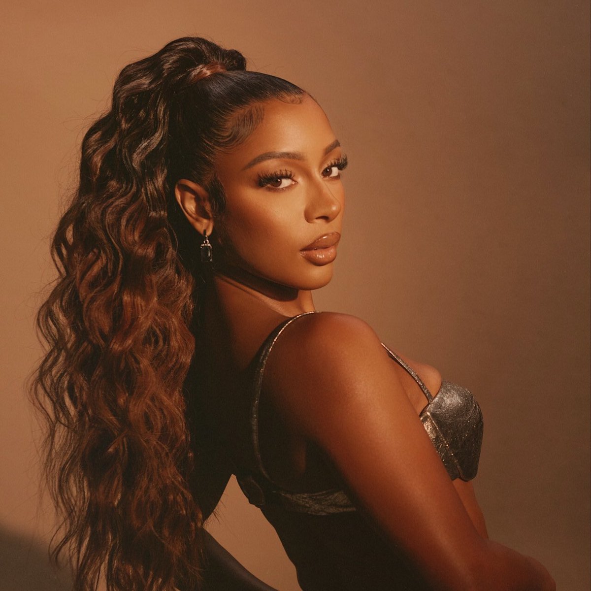 Ayer fue el cumpleaños de <a href="/VictoriaMonet/">Victoria Monét</a> ❤️‍🔥

Ganadora de premios como:

✅ Mejor Artista Nuevo

✅ Mejor Álbum R&amp;B (con Jaguar II)

✅ Mejor Grabación del Año (con On My Mama)

✅ Mejor interpretación de R&amp;B (con How Does It Make You Feel)

indiscutiblemente un gran año para ella