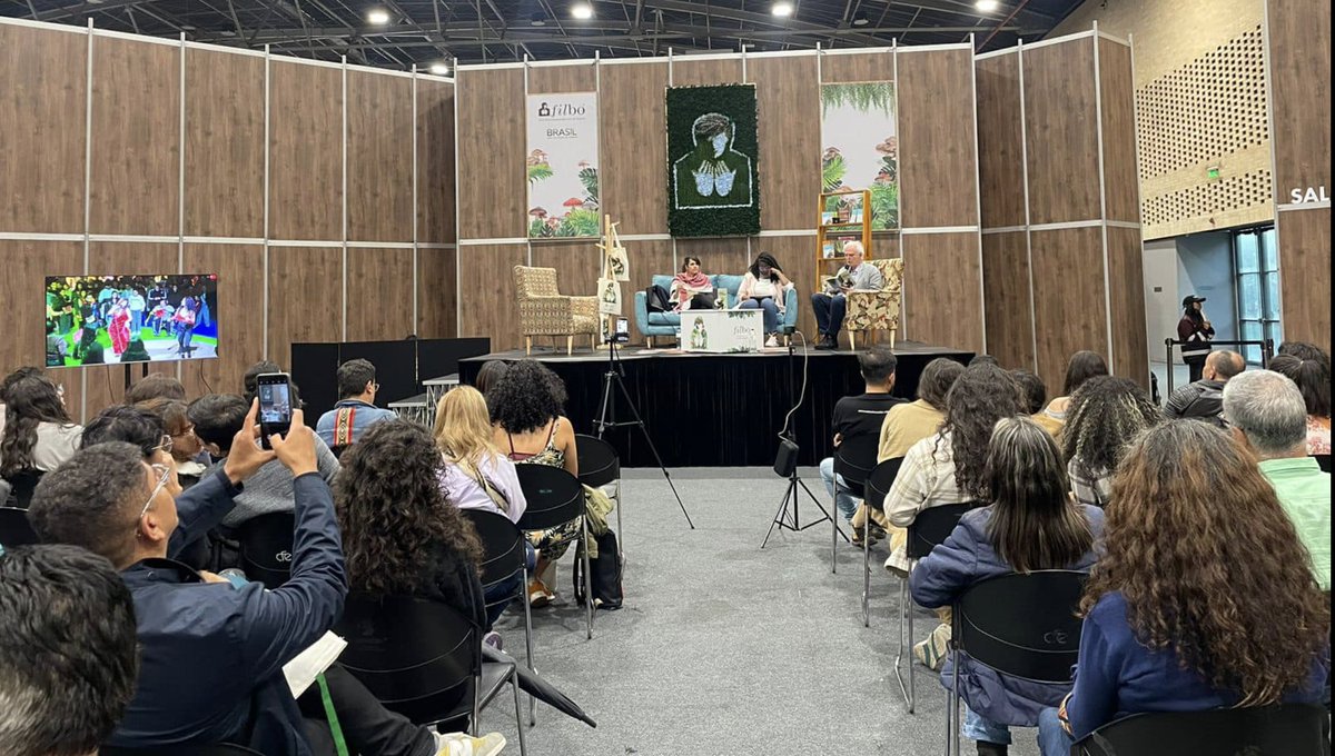 Junto a <a href="/rudyamanda/">Rudy Amanda Hurtado Garcés</a> y <a href="/raimundherder/">Raimund Herder</a> en la presentación del libro República de los cuidados.