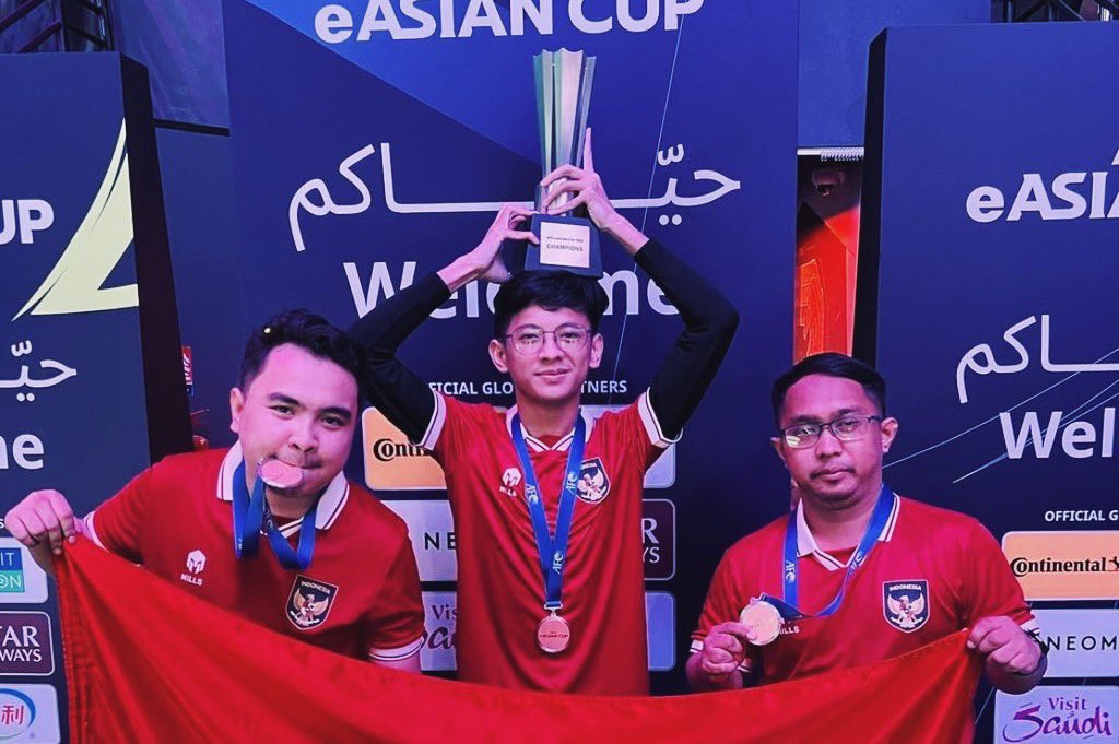 Indonesia di Asian Cup 🇮🇩

Asian Cup Senior: Round of 16 ✨
Asian Cup U23: Semi-Finalist 🏅
eAsian Cup: Champions 🏆

Bukan sekedar partisipan biasa. History makers!