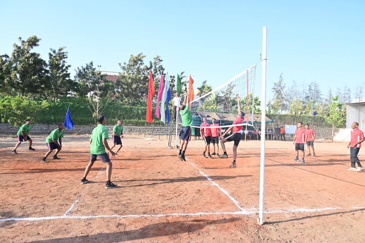 05NDRF's tweet photo. #fitness #game
Inter coy volleyball semifinal match was held between HQRs/05 Vs F/05.
#HQRs/05 won the match and entered into grand finale on May 4th 2024. #volleyball #gamespirit
@ndmaindia
@NDRFHQ
@SDMAMaharashtra
@ANI https://t.co/2jox0wLZhv