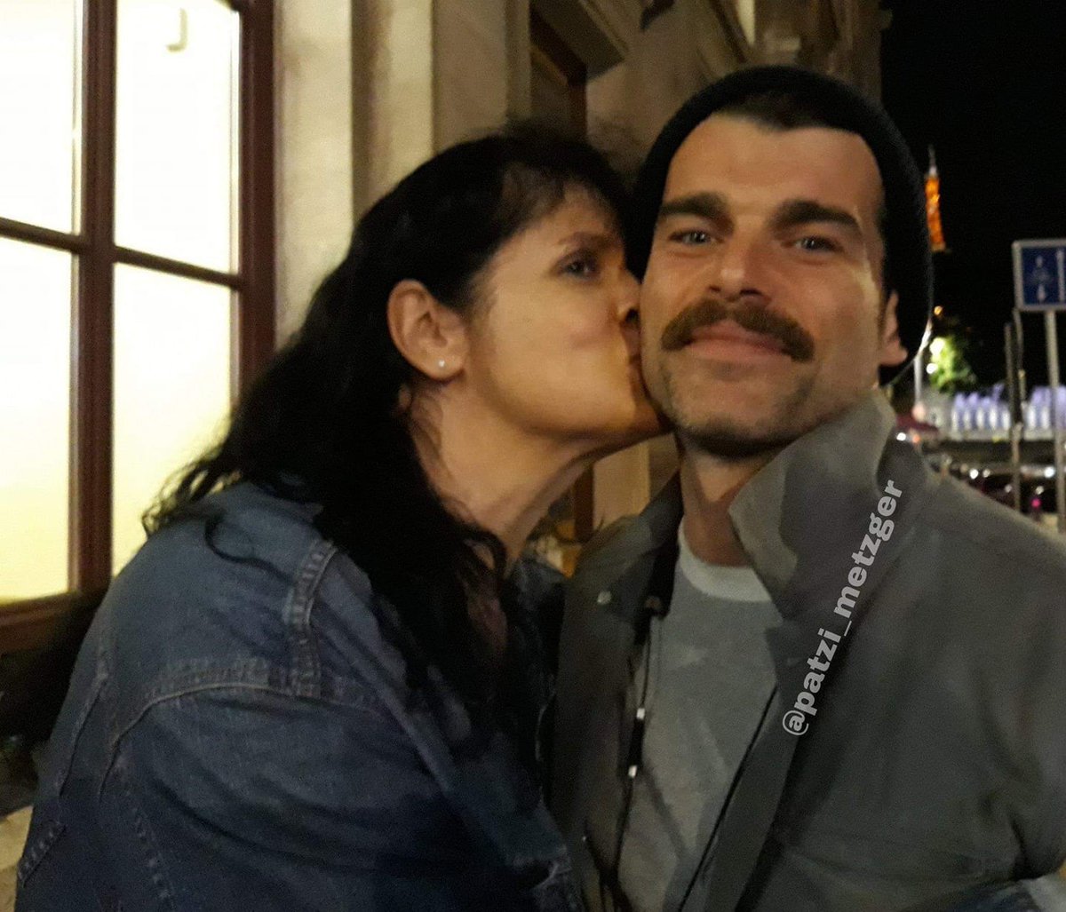@beachcrazy70 @OutlandishScot @stanleyweber Yes, he is. Here you can see it. It's him with me, his admin. We met in Lyon some years ago.
