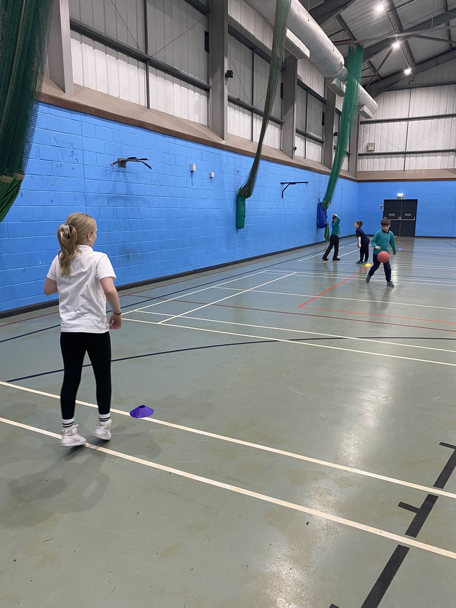 We enjoyed a session of basketball skills this afternoon. #TheOVWay <a href="/ovpsMrsHobbs/">Dosbarth_7</a>