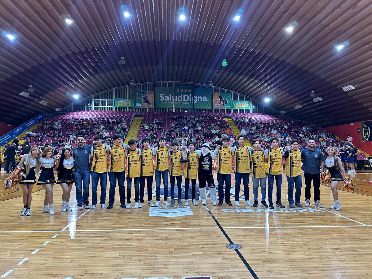 ¡MUY ORGULLOSOS DE USTEDES!🏀🛡️⚔️ El representante de Caballeros de Culiacán en la Minicopa México estuvo presente en el duelo de ayer en La Fortaleza.-👏🏻👏🏻 #JaladosCuliacán #MinicopaMexico