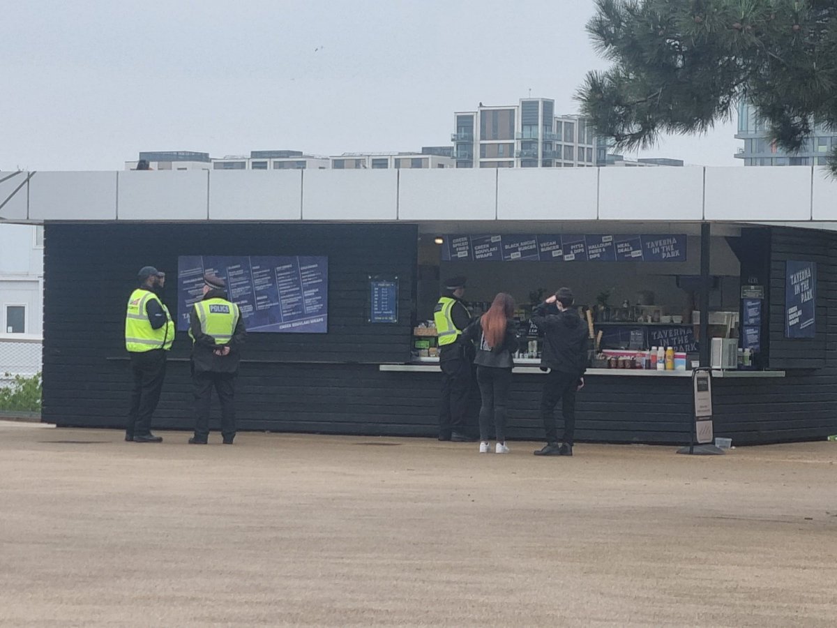 Officers from #ProjectServator have been to @noordinarypark today where we spoke with members of the public, to remind them to be vigilant while out and about. If you see something suspicious please report it. #ActionCountersTerrorism