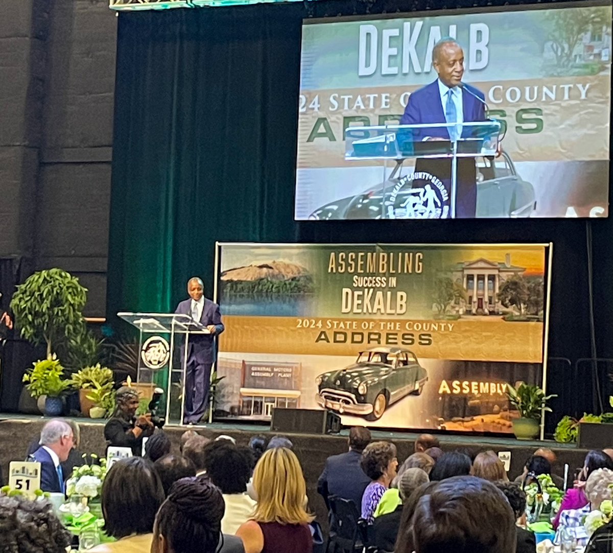 Oasis_CS's tweet image. Today, Oasis was present to celebrate DeKalb County CEO Michael Thurmond’s storied tenure at his final State of DeKalb County. Congratulations on DeKalb’s many successes over the last 8 years! #dekalbcounty #stateofdekalb