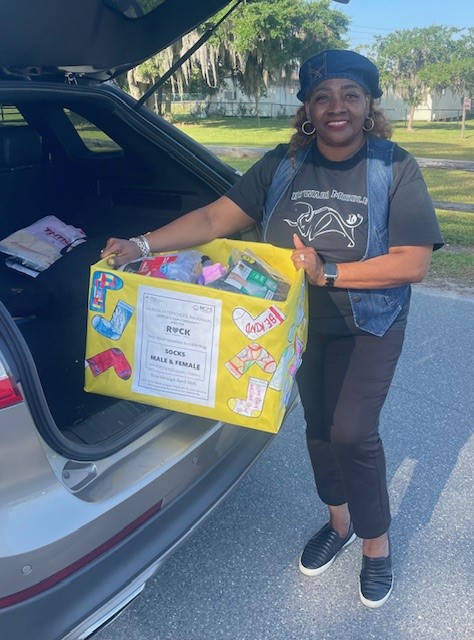 MarionExtDay's tweet image. Special thank you to the families and employees of MAP throughout Marion County.
 
We were able to collect:
858 non-perishable food items
181 pairs of socks
49 hair conditioners
29 body lotions
20 body washes
33 misc. hygiene items
A total of 1,170 items were donated to The Rock.