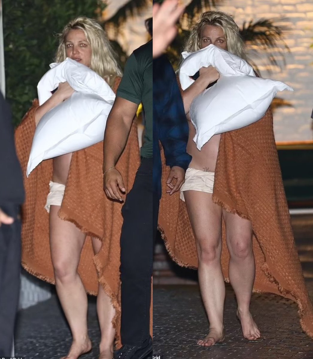 🔴 | Britney Spears provocó preocupaciones sobre una "crisis de salud mental" en el Chateau Marmont en las primeras horas de la mañana del jueves cuando fotos impactantes mostraban a la estrella descalza envuelta en una manta siendo escoltada a los servicios de emergencia.