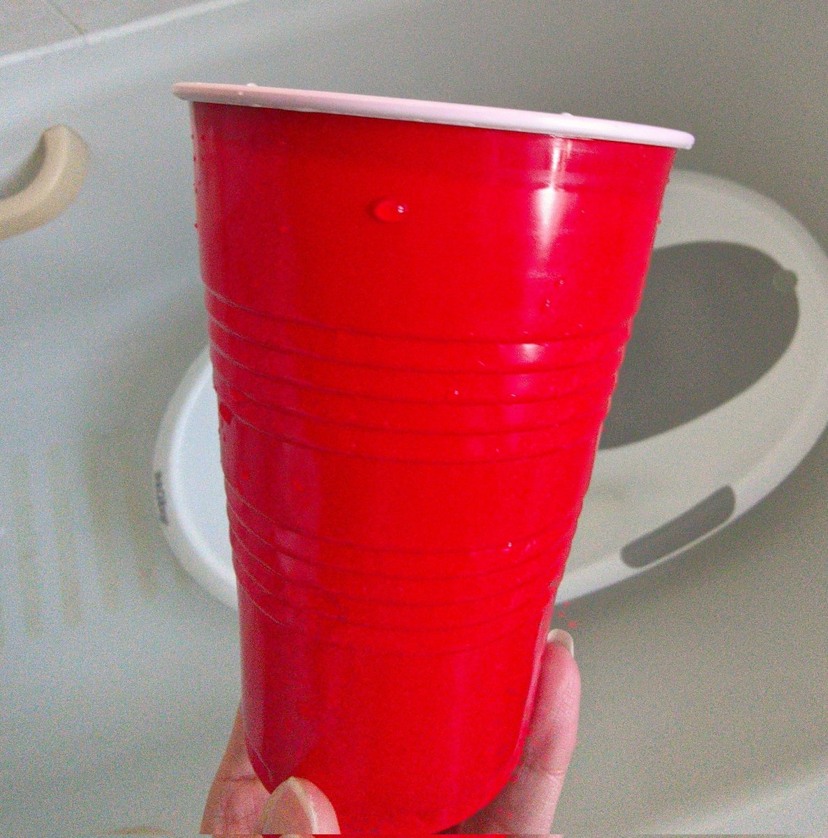 AHTMrsD's tweet image. Does my child enjoy the range of bath toys we purchased overzealously since they were born?

No, this is infact their favourite bath toy. A red solo cup. 😂🛀 #openendedplay #developmentmatters #birthto3 #EYFS #EarlyYears
