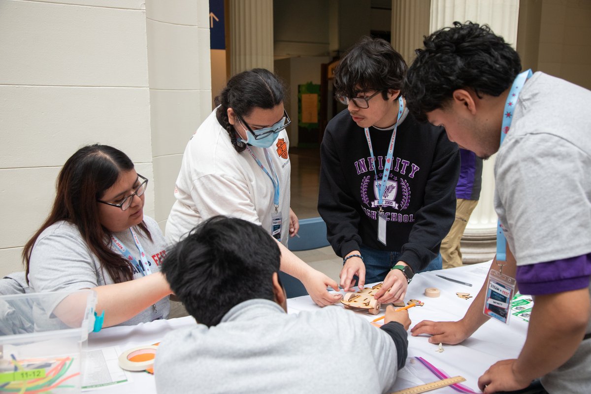 ChiPubSchools's tweet photo. It's STEAM Fest Day at the @FieldMuseum! More than 600 students from STEM and STEAM schools across the District are showcasing their design skills & competing in a car design challenge powered by @NASCARChicago. Stay tuned for the winners!👀🏆 #TheBestAreWithCPS #STEAMFest https://t.co/qSPEXHaBGO
