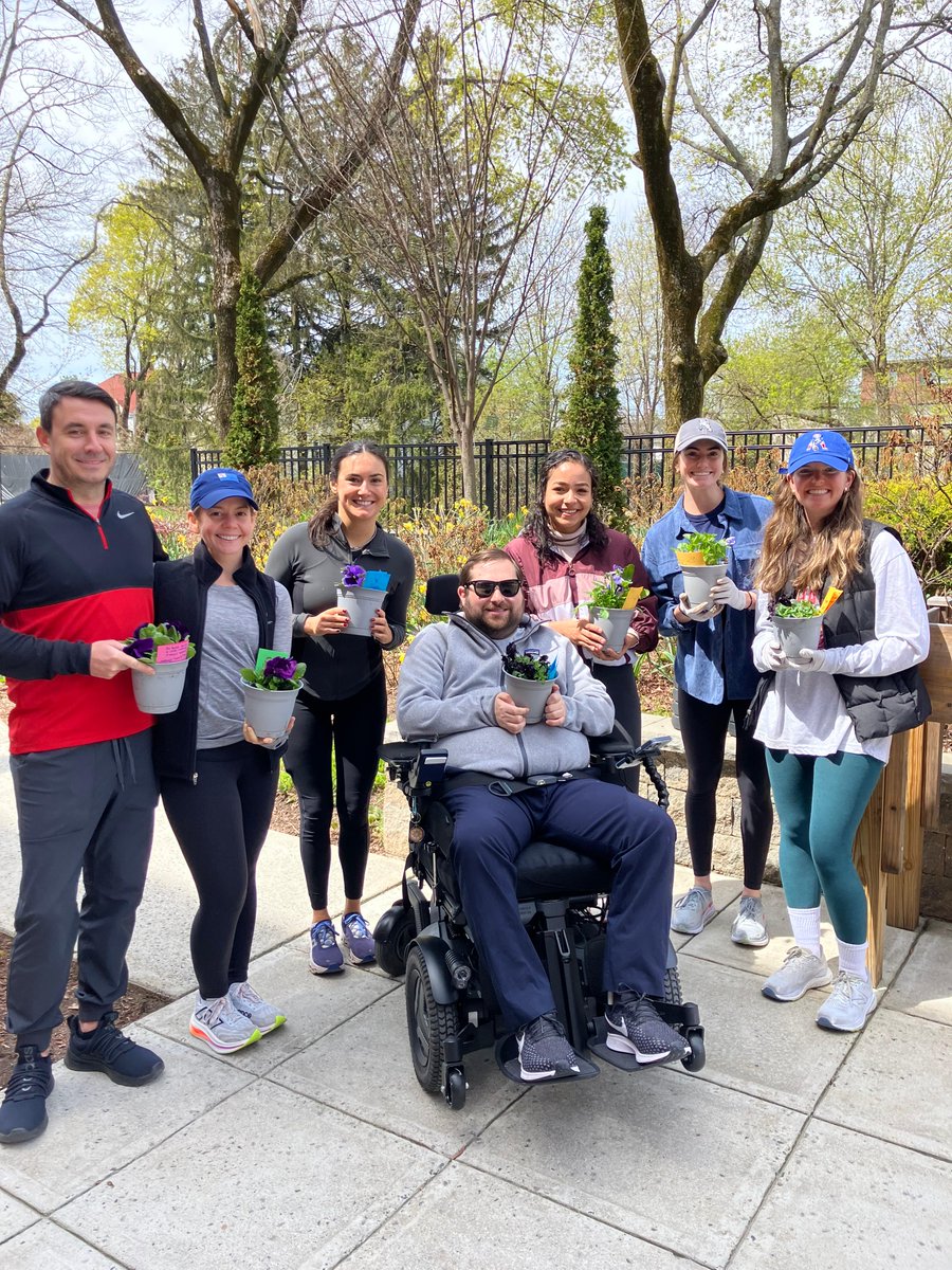Last Saturday, Spaulding Professionals Council members gathered at Spaulding Brighton to plant flower containers and create cards for patients. Special thanks to Mahoney's Garden Centers for donating the beautiful flowers! Email rmorabito@mgb.org to learn more about the council.