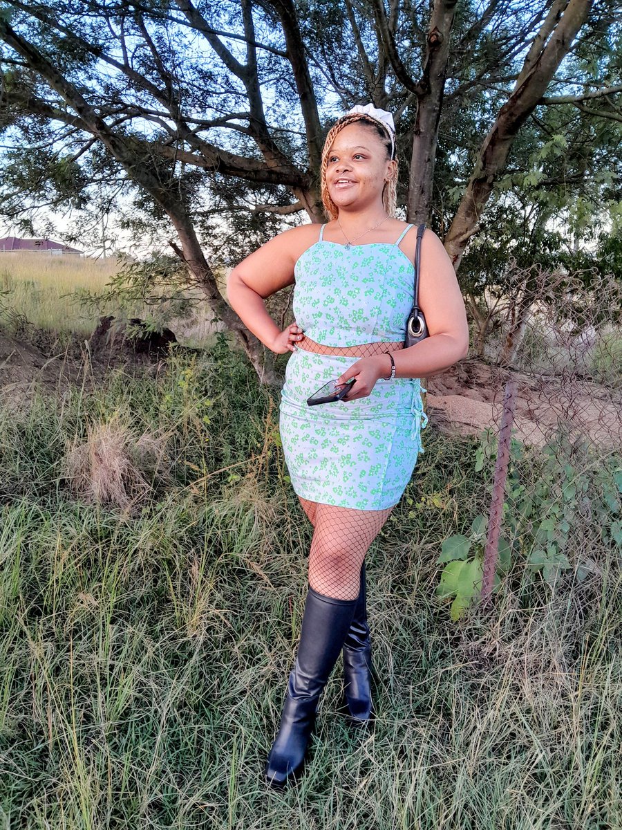 Something different🩵
Thick Thighs Thursday🙃
#model #femaledj 🇸🇿