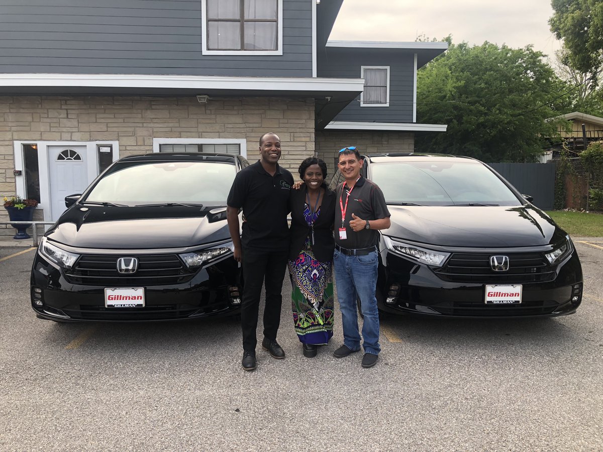 Customer Service, whether you are in Bayview or Baytown! Congratulations to the wonderful folks at Hands of Healing and their new 2024 Honda Odysseys. Thanks to Victor Vargas for making this happen! Way to go! 
#HondaLove #GillmanGuy #gillmanhondasanbenito #HappyHondaCustomer