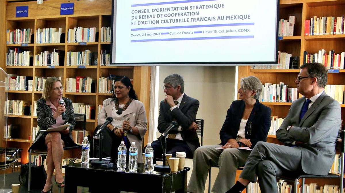 Très heureuse d’ouvrir le conseil d'orientation stratégique du service culturel de l'Ambassade avec des représentants du Mexique 🇲🇽 et de la France 🇫🇷- réflexions pour renforcer échanges et coopération dans les domaines de la culture, l'éducation, la recherche et la santé.