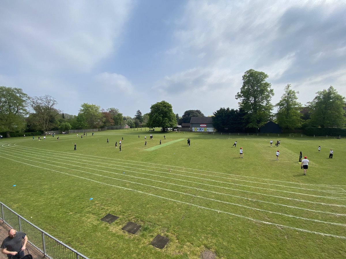 School House Field was alive with cricketing 🏏 action this afternoon as we welcomed our friends from @SPFJuniorSchool Over 130 pupils in Year 4 from both schools were able to put their skills to the test in some fast paced matches. #wyverns #cricket