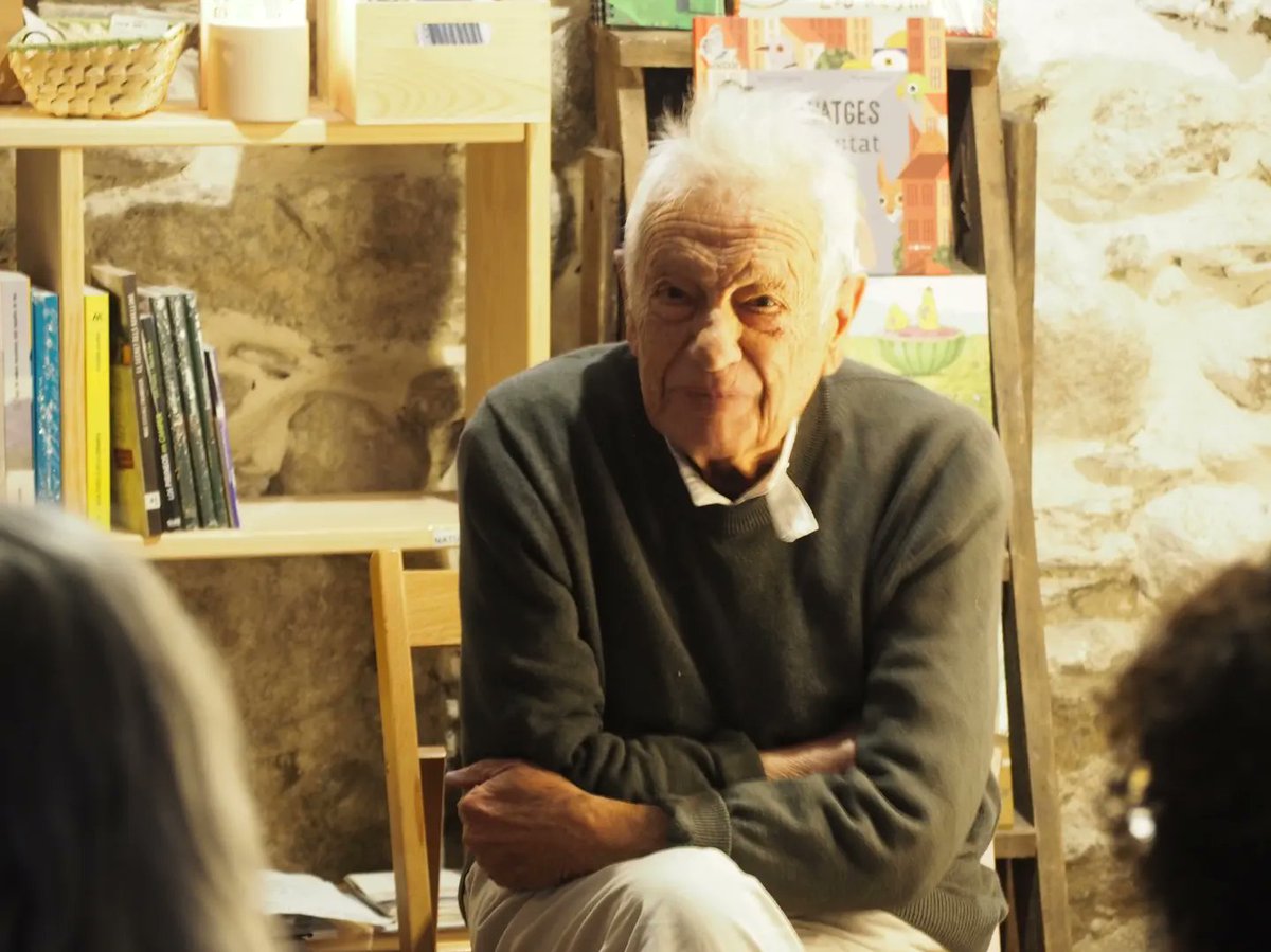 Tota una vida, 60 anys en concret, dedicada a la recuperació i dignificació de la tradició oral del #Pirineu 🏔️ Un treball recopilat en 1.537 cançons transmeses per 417 persones. Quin privilegi de tarda que ens ha brindat el mestre Artur Blasco, Gràcies!🤗 I gràcies