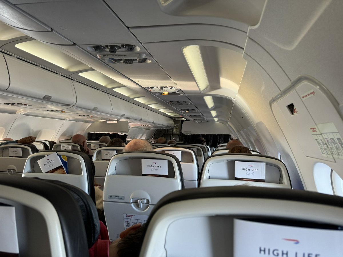 Mid cabin view of British Airways Airbus A320-200 G-GATK at cruise on our way from London Gatwick to Alicante Spain. 
#Airbus #AirbusA320 #A320 #BritishAirways #aircraft #airplane #plane #planegeek #aviation #aviationdaily #aviationgeek #aviationphotography