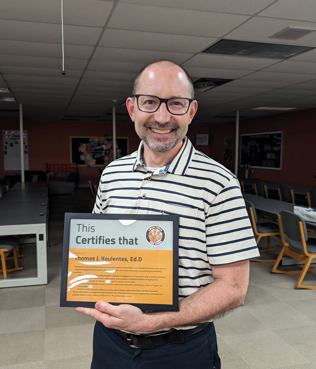 Last night, ParentCATS announced a new scholarship starting next year that will be offered in addition to the G.O.A.L. Award. In honor of Dr. Koulentes, 𝗧𝗵𝗲 𝗪𝗶𝗹𝗱𝗰𝗮𝘁 𝗖𝗵𝗮𝗿𝗮𝗰𝘁𝗲𝗿 &amp; 𝗦𝗽𝗶𝗿𝗶𝘁 𝗔𝘄𝗮𝗿𝗱, will be given to two outstanding seniors who actively 🧵1/4